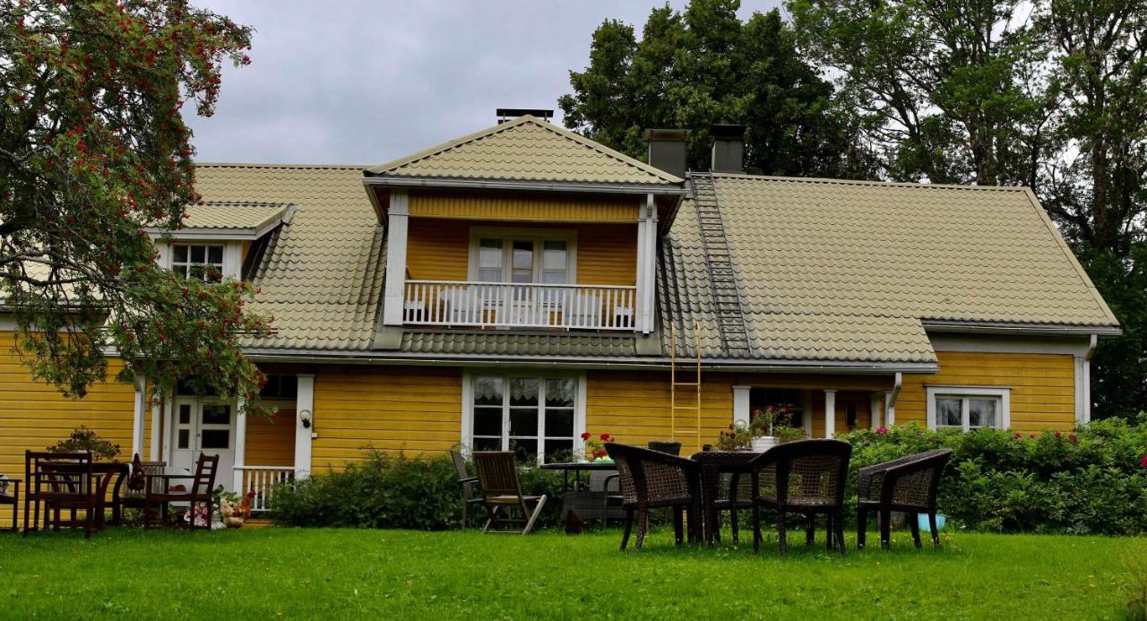 Valkolan kartano, vanha tupa - B&B