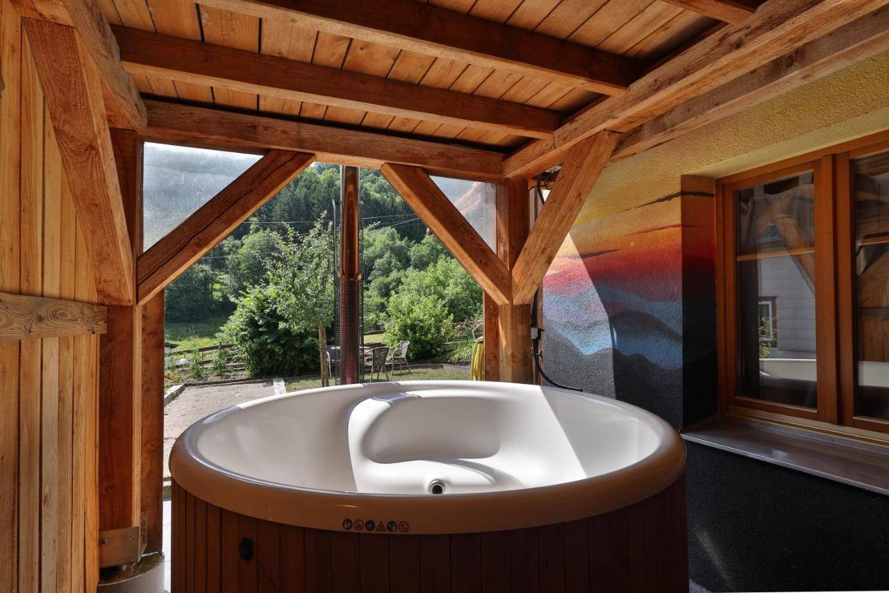 B&B Soultzeren - Le Chalet du Tanet spa sauna terrasse en Alsace - Bed and Breakfast Soultzeren