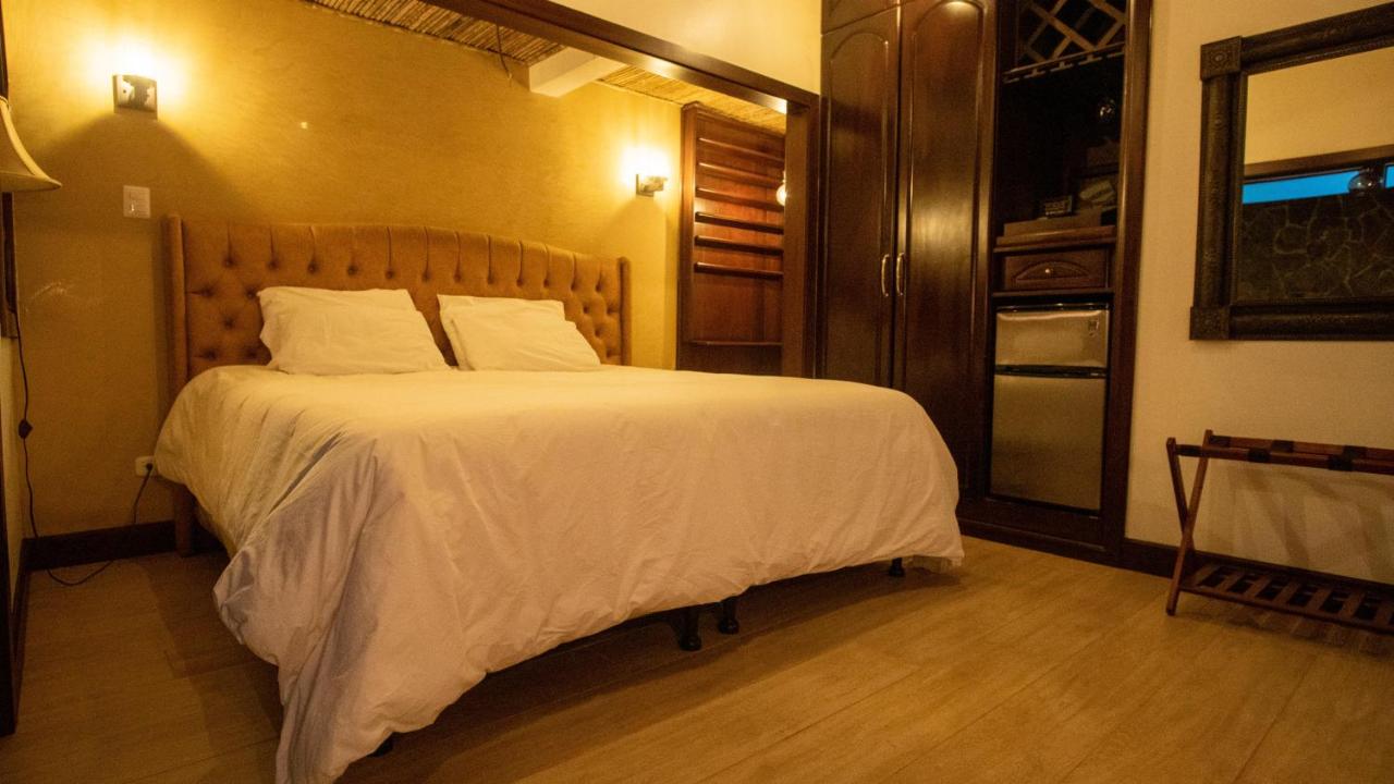 Studio with Spa Bath