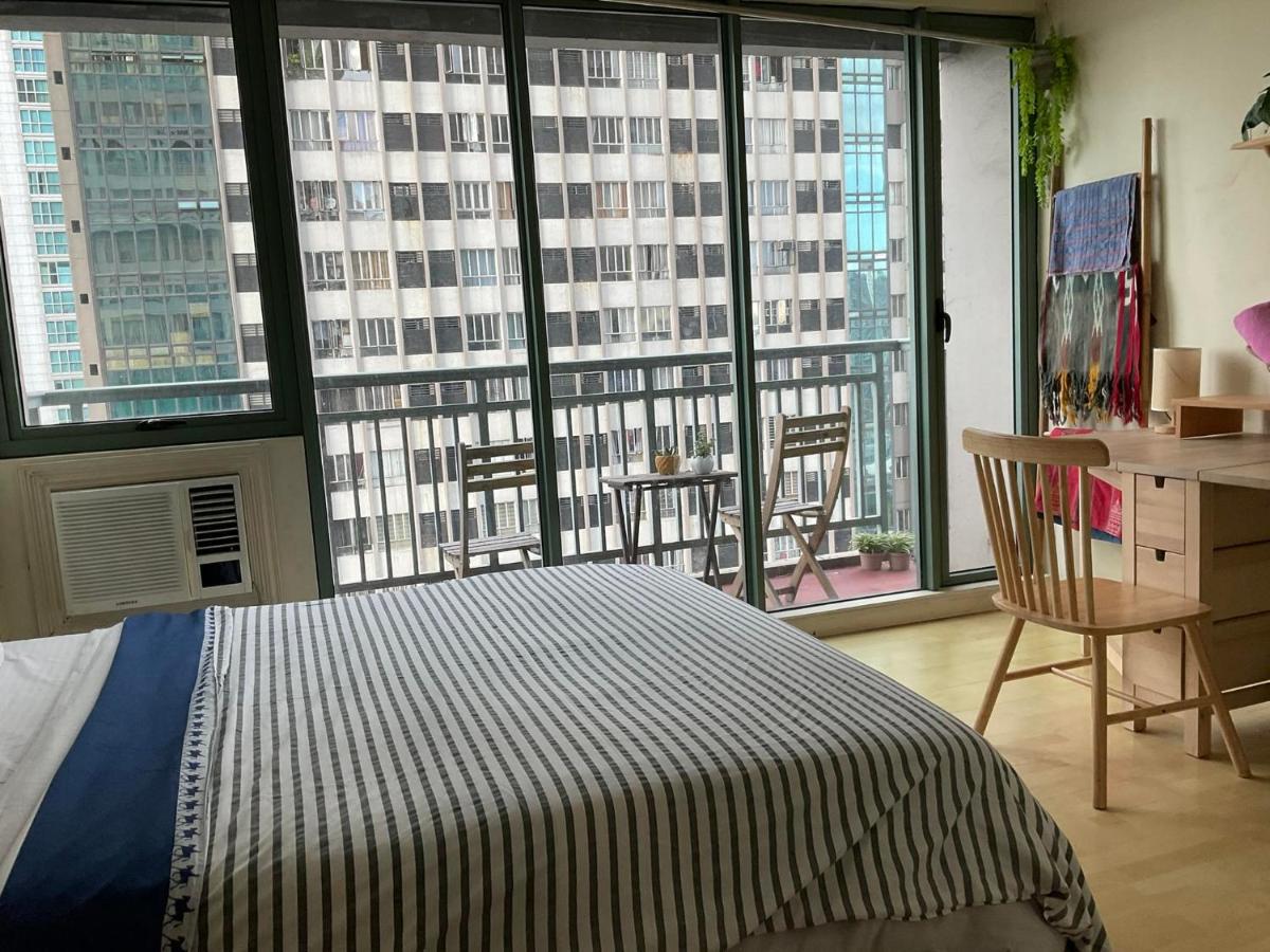 B&B Manila - SHAW BLVD 69 sqm 2 bdrm w/ WiFi, parking, across Shangrila Mall - Bed and Breakfast Manila