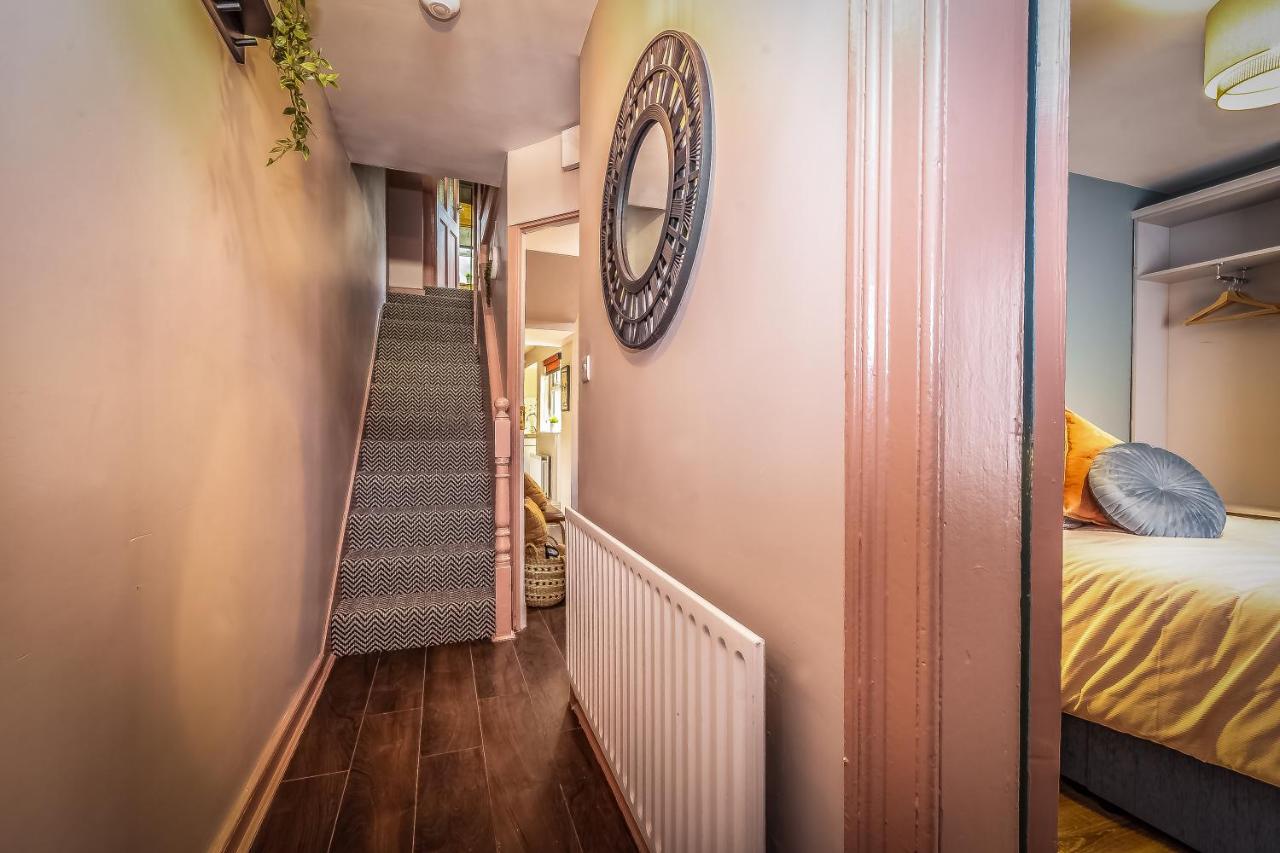 City Escape Waterford City Sleeps 6 - Bed and Breakfast