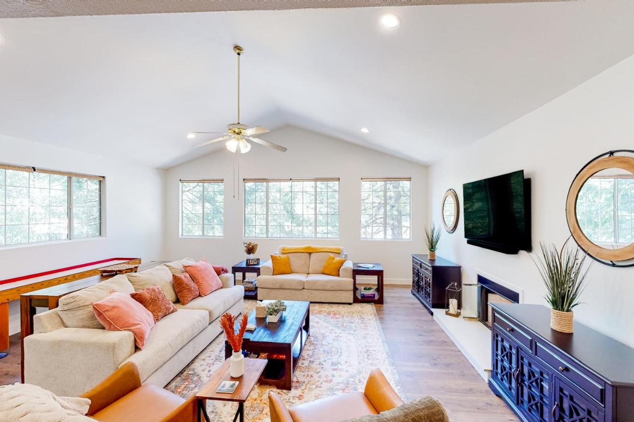 Lake Gregory Escape - Ferienwohnung Crestline