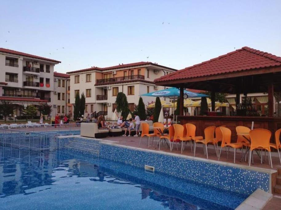 апартамент Жаклин к.к. Хармони Хилс - B&B Rogachevo