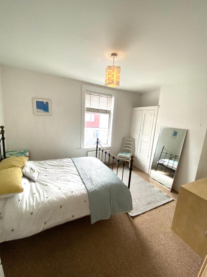 Palm House -Complete Holiday HOME IN SOUTHSEA - Chambres d’hôtes