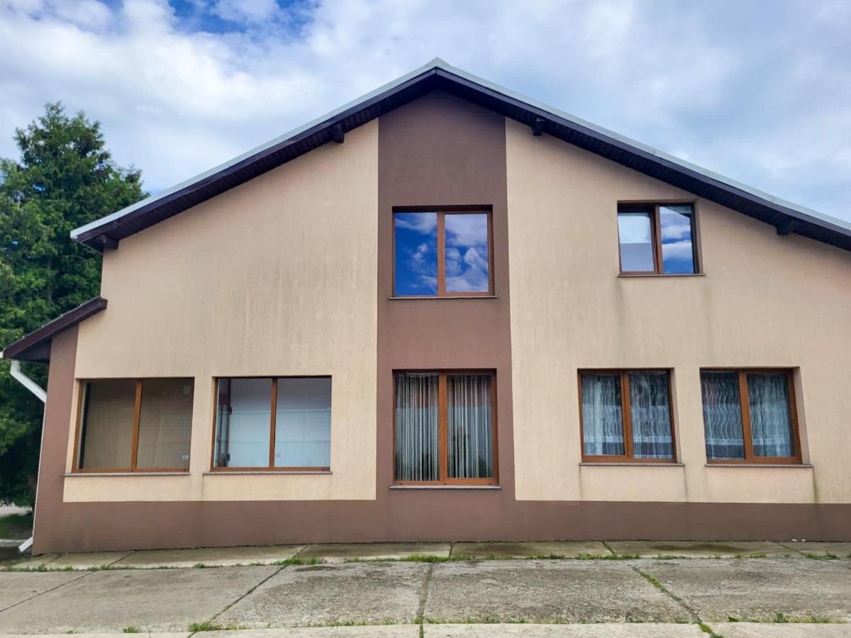 Spacious, 3BD home in Radauti - B&B Rădăuți