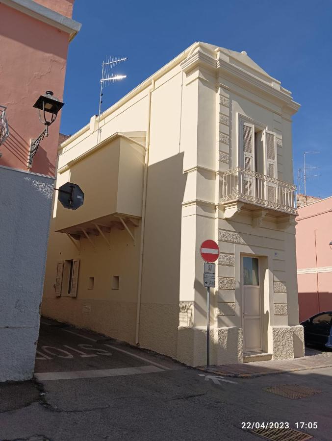 AltaMarea - Luce, spazi ampi e comfort al centro del paese - B&B