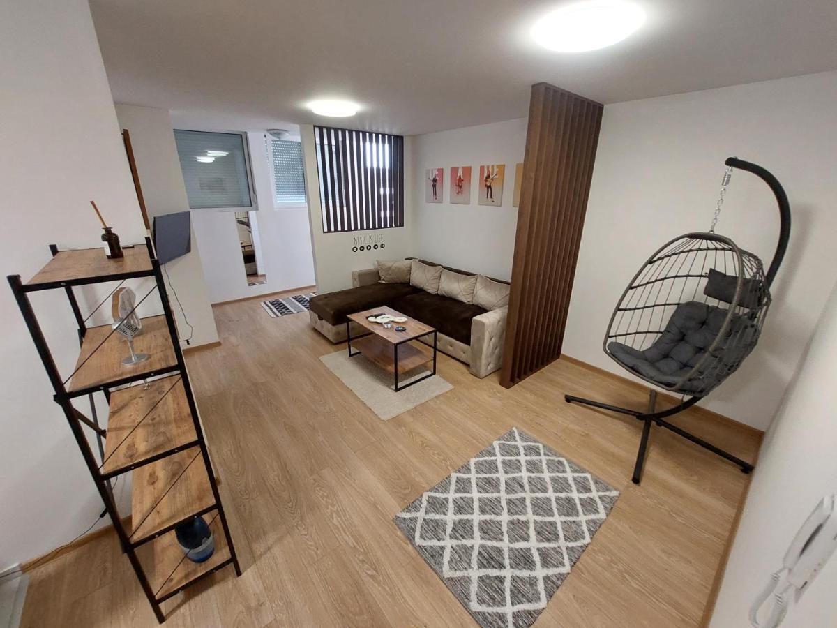 Apartman Muzika Jagodina - B&B Jagodina