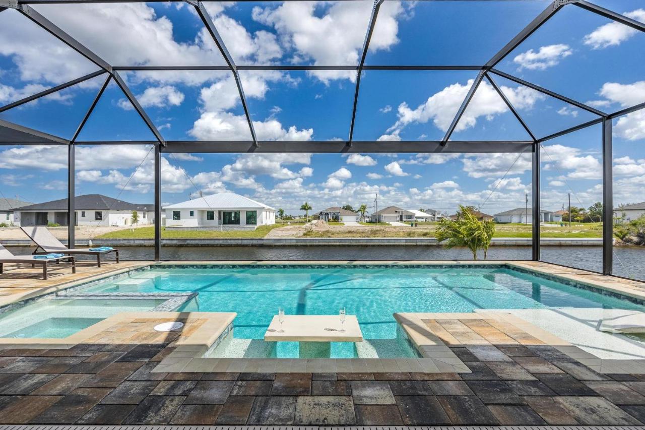 Pool and Spa, Canal Views, Sleeps 12! - Salted Air Villa - B&B
