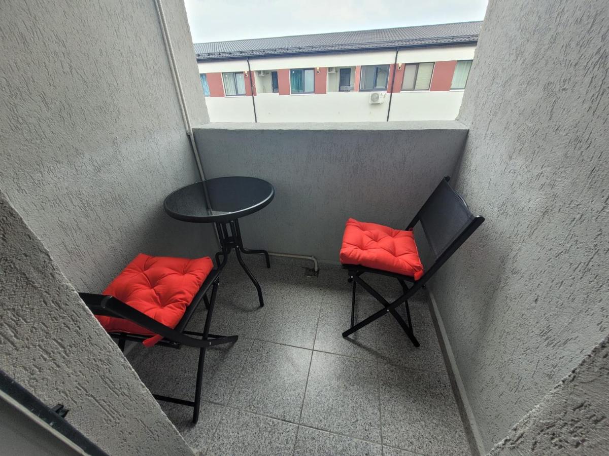 Elysian Urbanscape BLUE, near Bucharest - Ferienwohnung