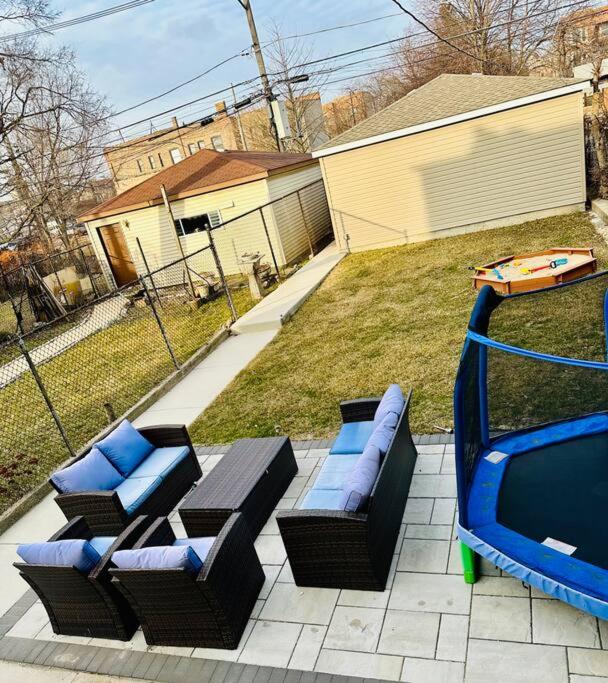 Beautifully Renovated House 10 mins from Downtown - B&B Chicago