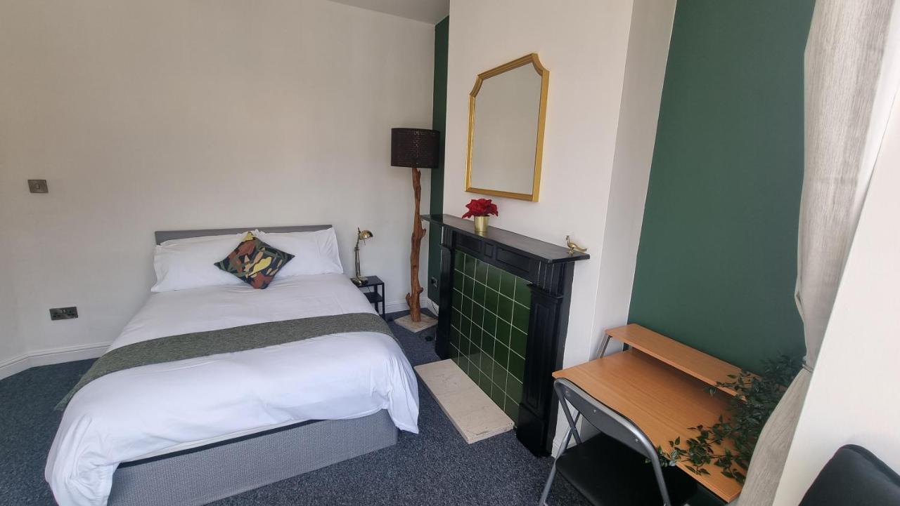 B&B Nottingham - Double Room With Kitchen Facilities - Bed and Breakfast Nottingham