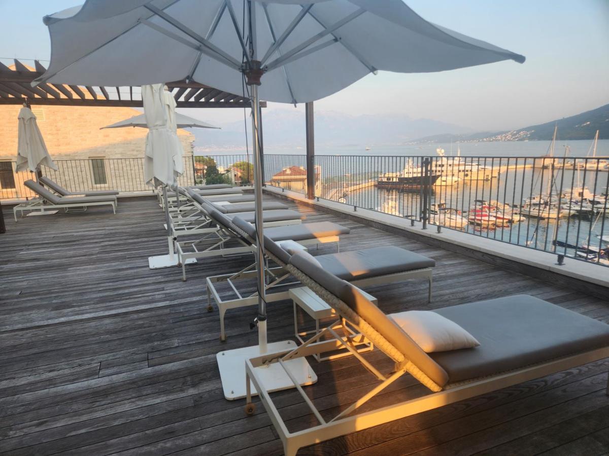 Portonovi - Marina Residences Sea View Apartment - Bed and Breakfast