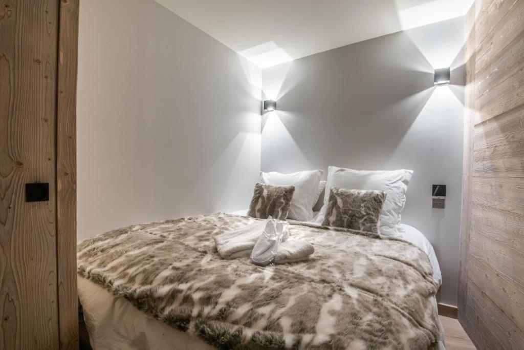 Luxueux appartement skis aux pieds, jacuzzi privatif - Bed and Breakfast Courchevel 1550