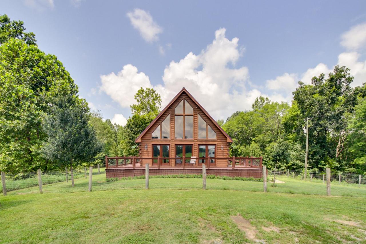 12 Mi to Staunton River Nathalie Cabin with Deck - B&B