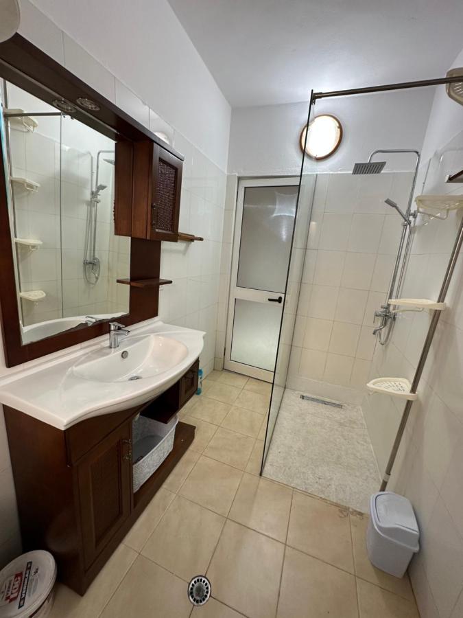 DeLux Apartment (by Mishel) - Ferienwohnung Durrës