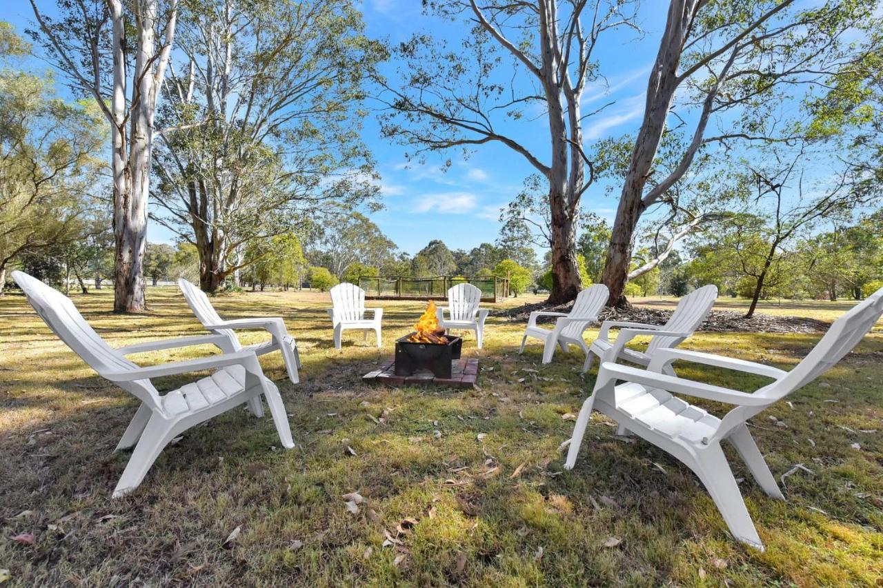 B&B Lovedale - 1min to Wine Tasting, Cheese Tasting, Restaurants and Hot Air Ballooning! Home Among the Gum Trees - Bed and Breakfast Lovedale