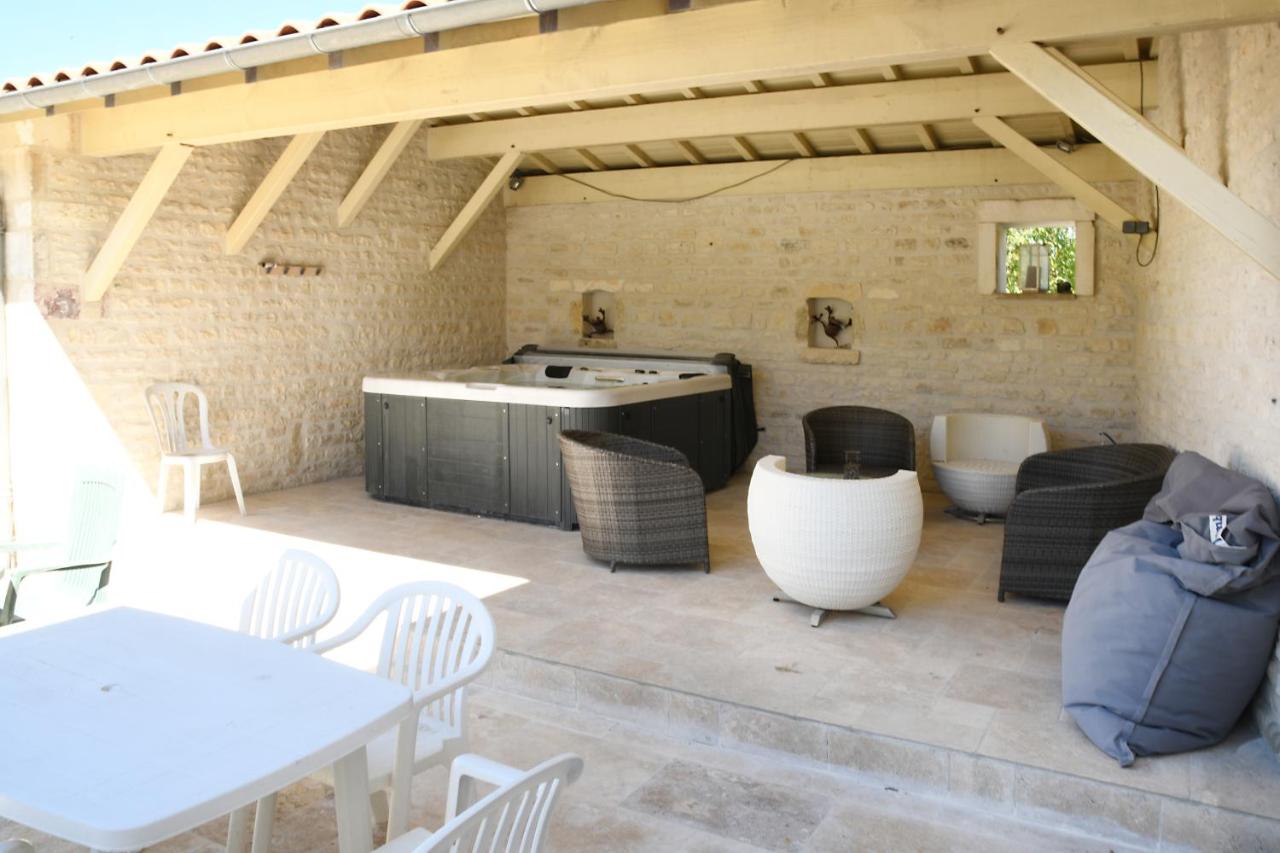 Maison avec piscine et jacuzzi - B&B