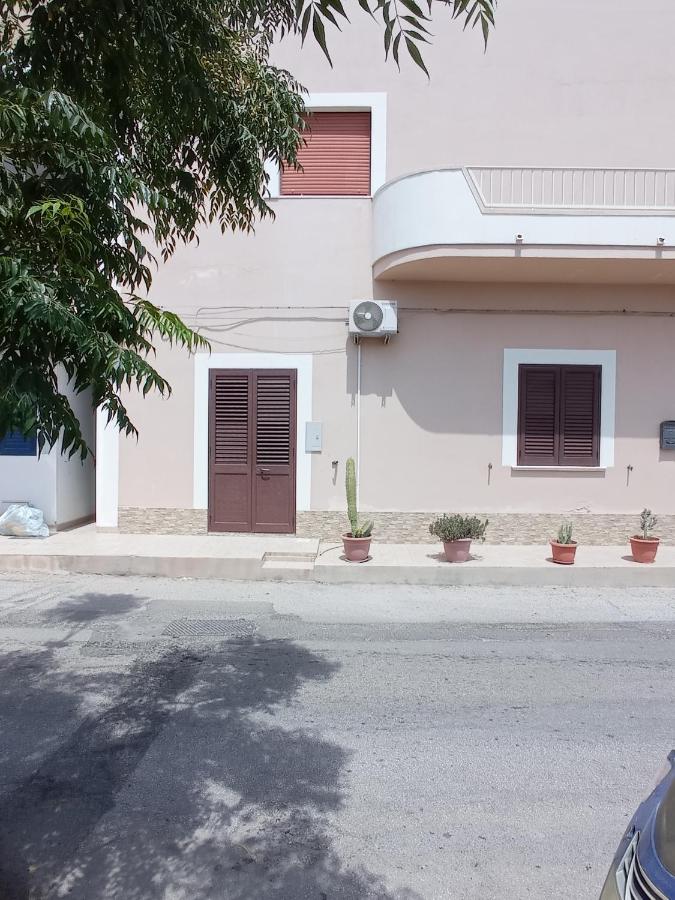 Vincenzo Apartment - Bed and Breakfast Lampedusa