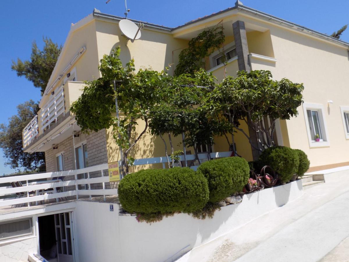 Apartments Neda - B&B Primošten