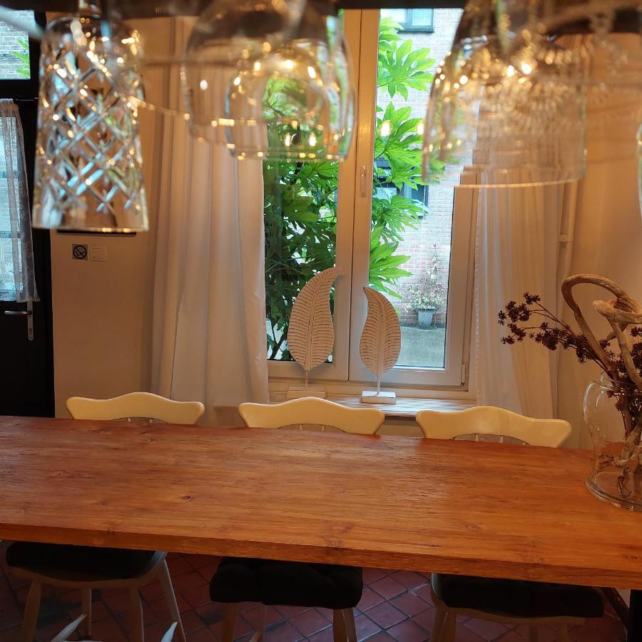 Plezantwerpen, Huize Amoras - B&B Antwerp