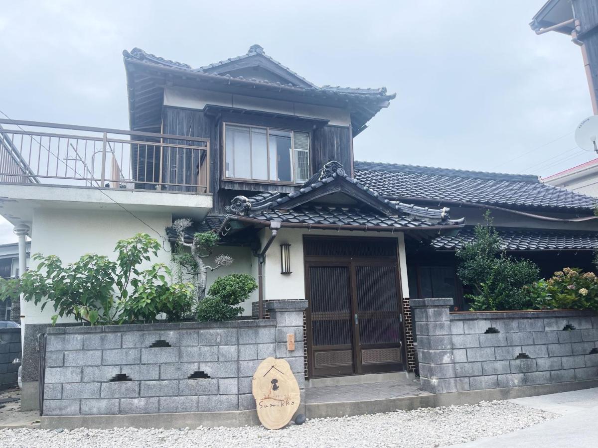 角島シェア&ゲストハウスSumikkoオーシャンビューの犬がいるゲストハウスで特別な交流体験個室とドミトリー - B&B Tsunoshima