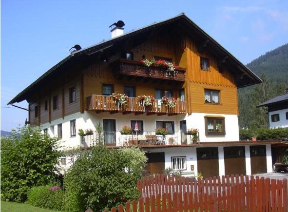 B&B Gosau - Gästehaus Sams - Bed and Breakfast Gosau