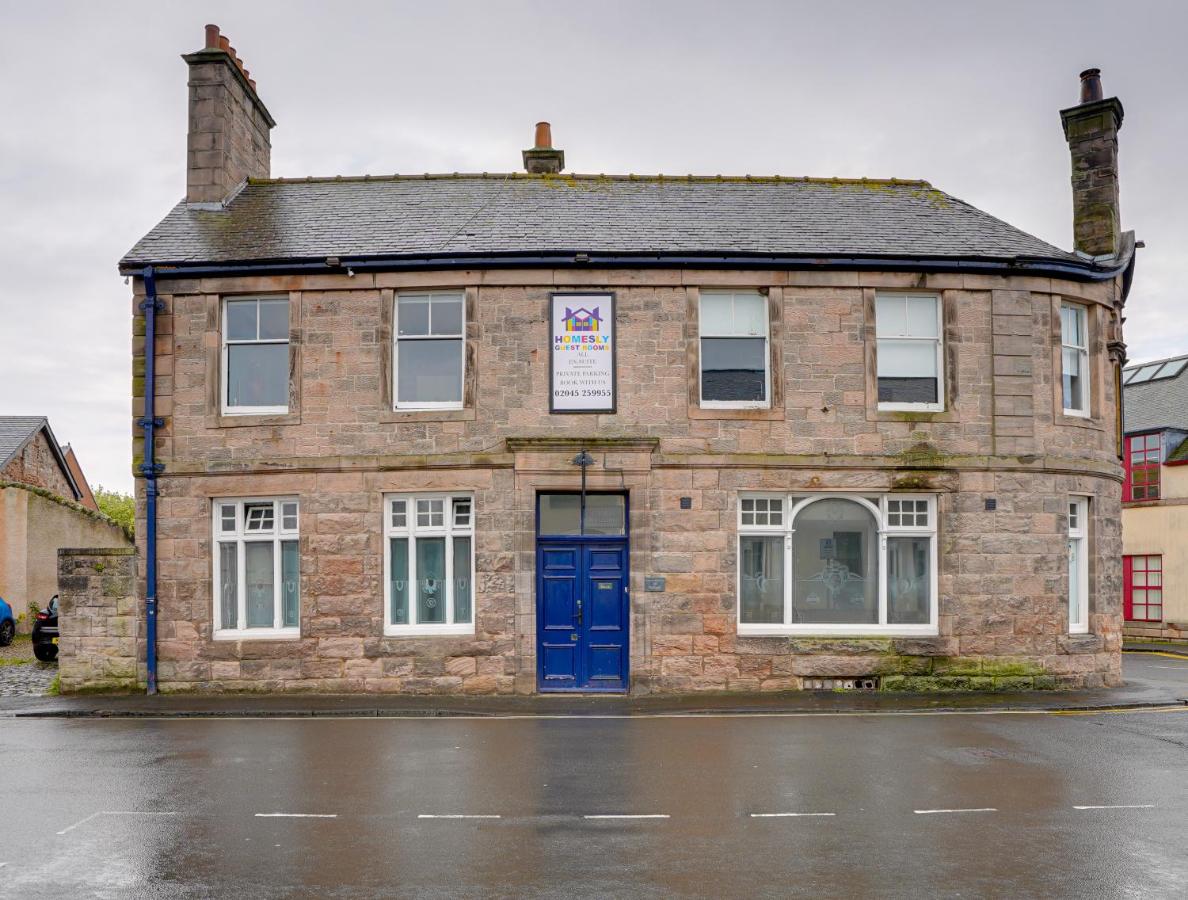 B&B Berwick-Upon-Tweed - Homesly Guest Rooms, Comfortable En-suite Guest Rooms with Free Parking and Self Check-in - Bed and Breakfast Berwick-Upon-Tweed