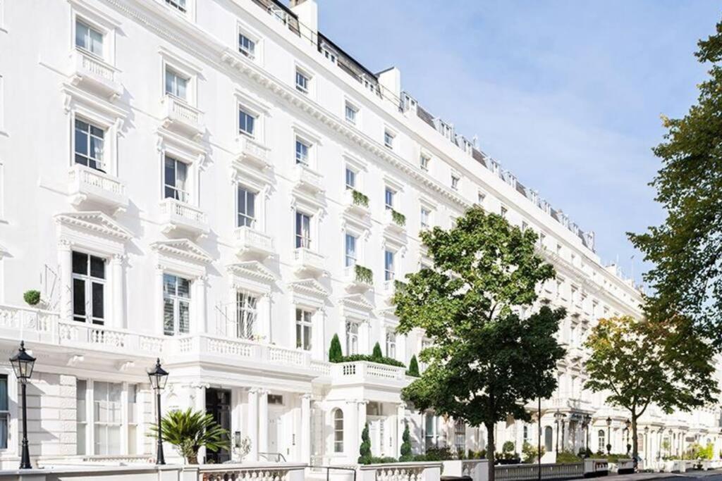 Stylish & Cosy Hyde Park Home by Tube Metro Stations with Elevator - Lift - B&B London