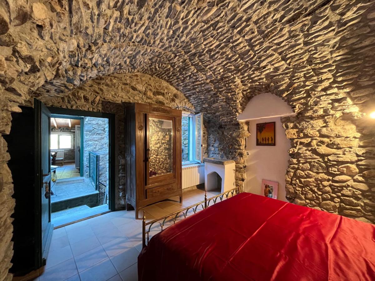 B&B Rocchetta Nervina - Casa Victoria - Full equipped stone house - Bed and Breakfast Rocchetta Nervina