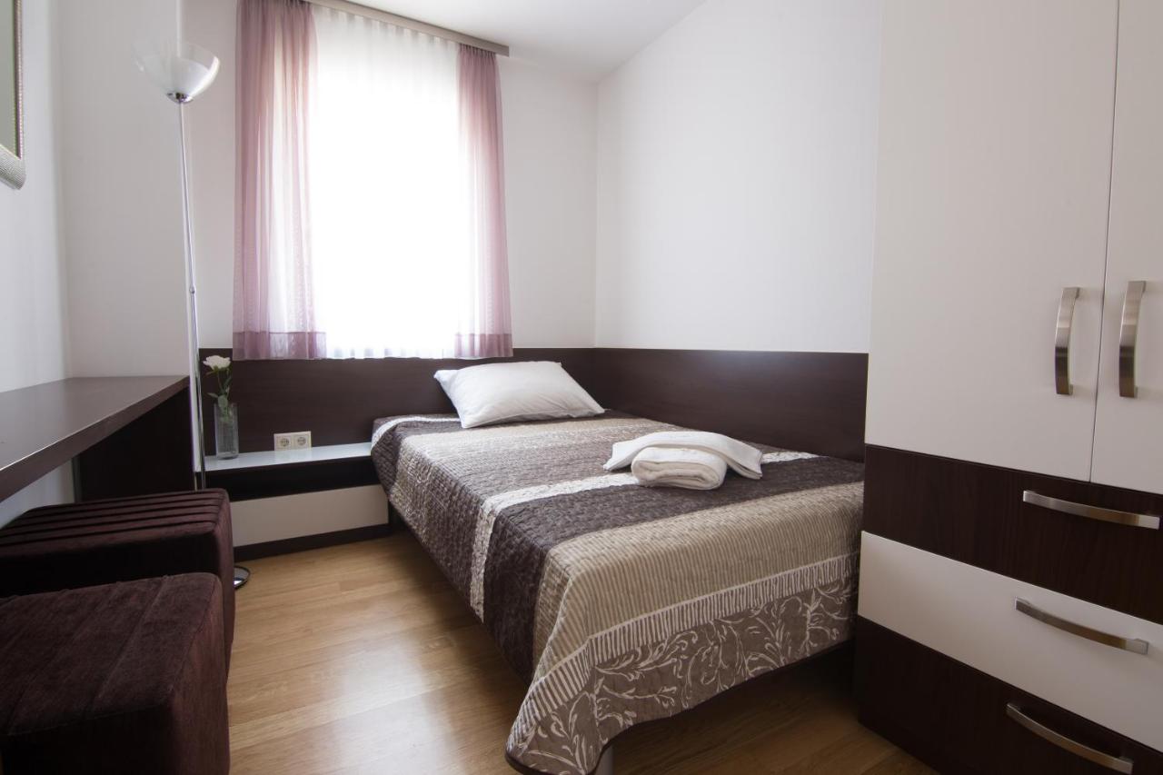 Two-Bedroom Apartment with Balcony and Sea View (3 Adults)