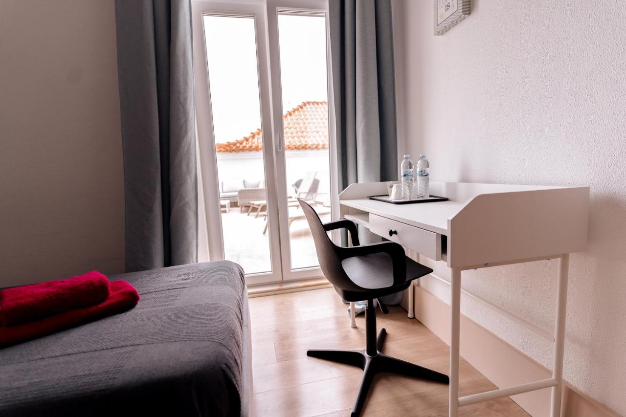 Doppel-/Zweibettzimmer mit eigener Terrasse