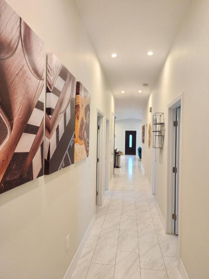 The Villa Orlando@College Park. Sleeps16 - B&B