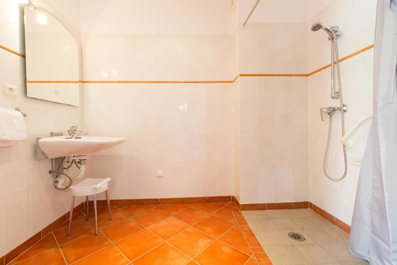 One-Bedroom Apartment (3 Adults) - Disability Access