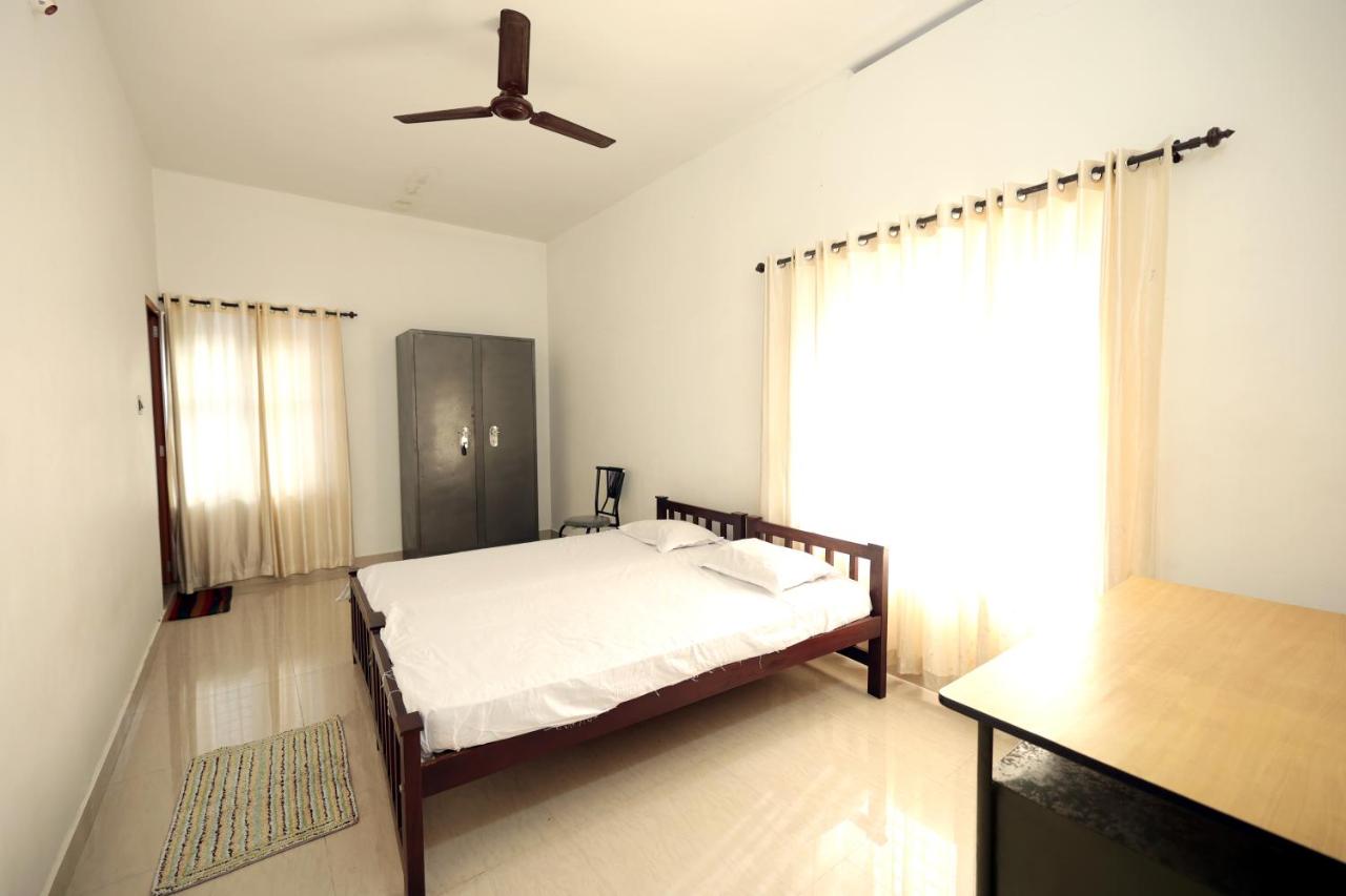 B&B Thalassery - Daffodil Rooms - Non AC - Bed and Breakfast Thalassery