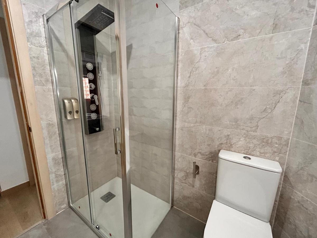 LUJO 10 pax Proyector, Maquina Arcade y Patinetes - Chambres d’hôtes