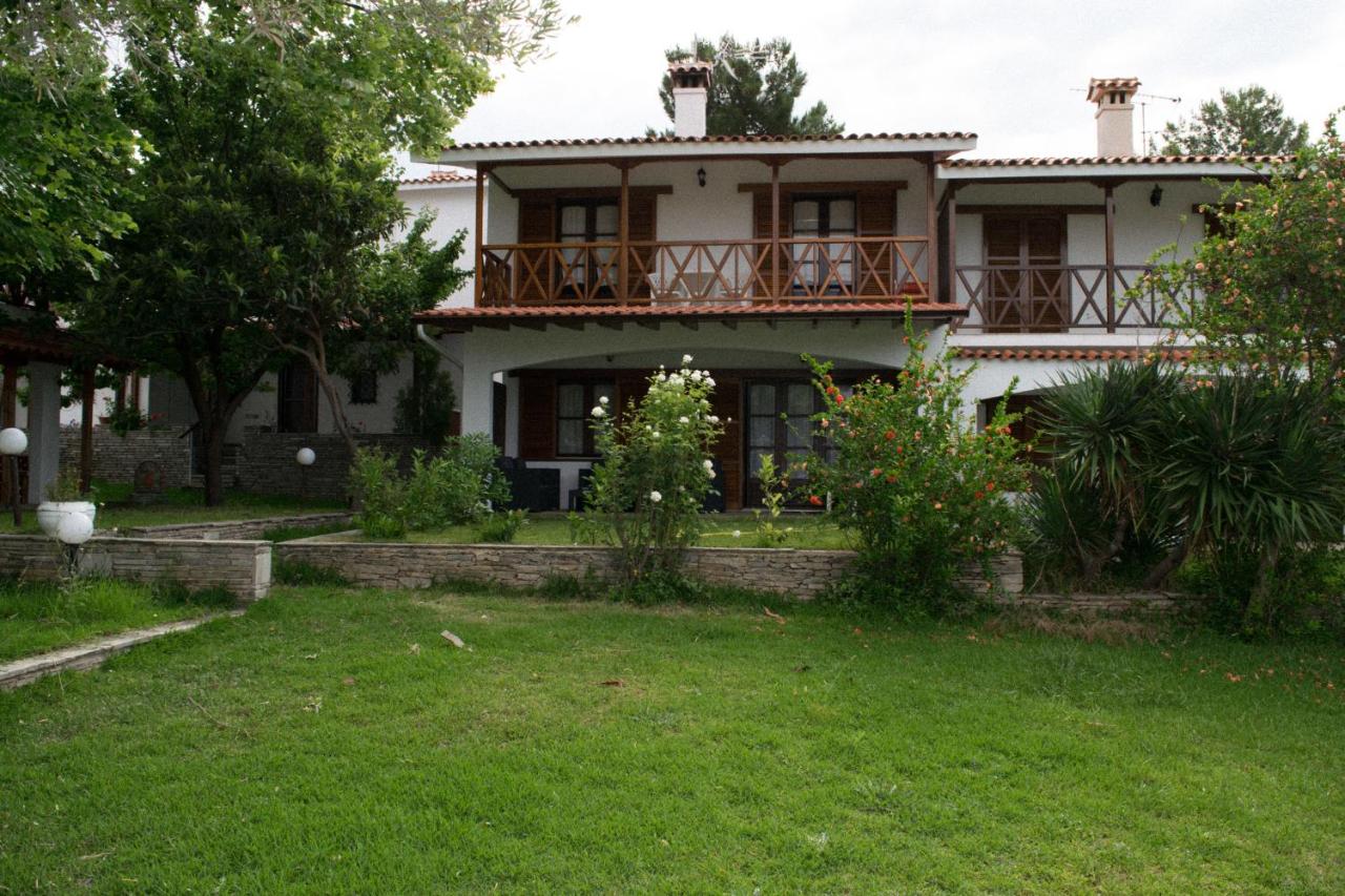 Mikiverna Houses By Miltiadis - Bed and Breakfast