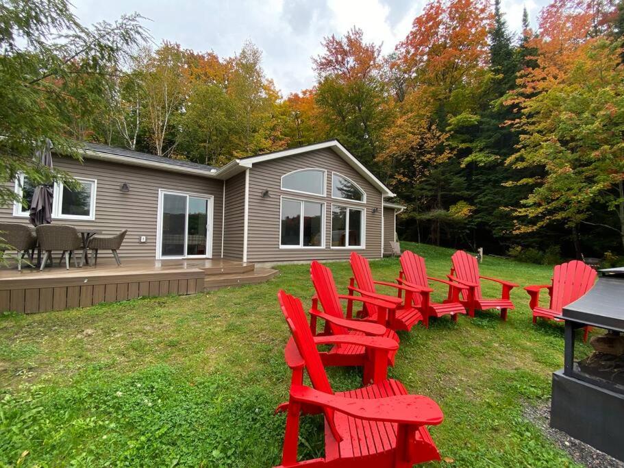 Four Season Waterfront Muskoka Retreat - Chambres d'hôtes Bracebridge