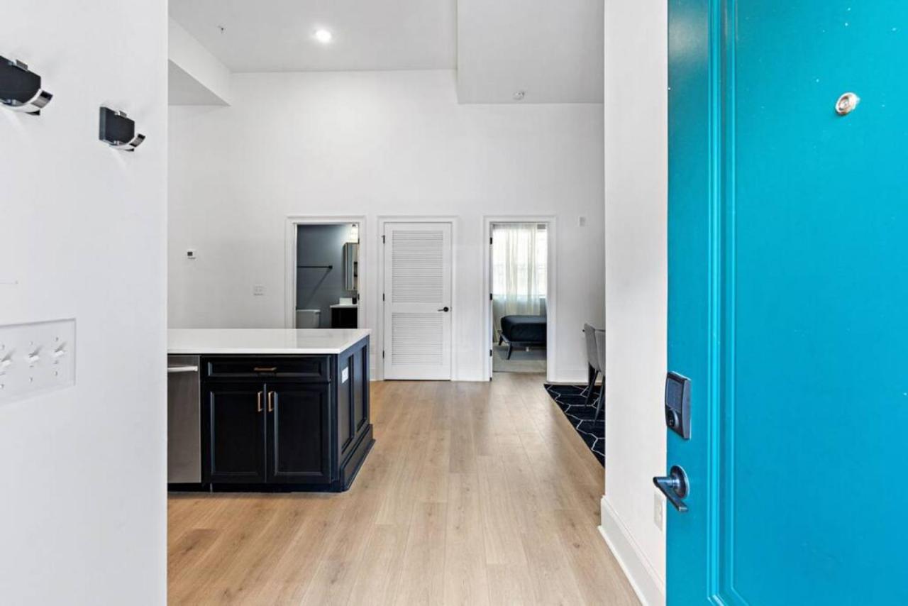Luxury 6 Bed 3 Bedroom Walk to Restaurants and Coffee - Ferienwohnung