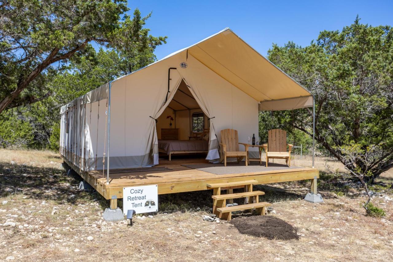 Heated "Cozy Retreat" Glamping Tent in Boerne Bedandbreakfast.eu