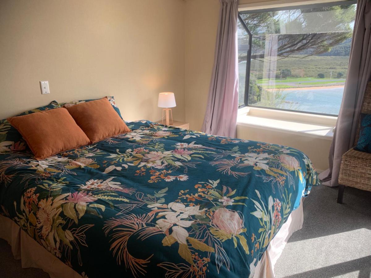 One-Bedroom Apartment with Sea View - East
