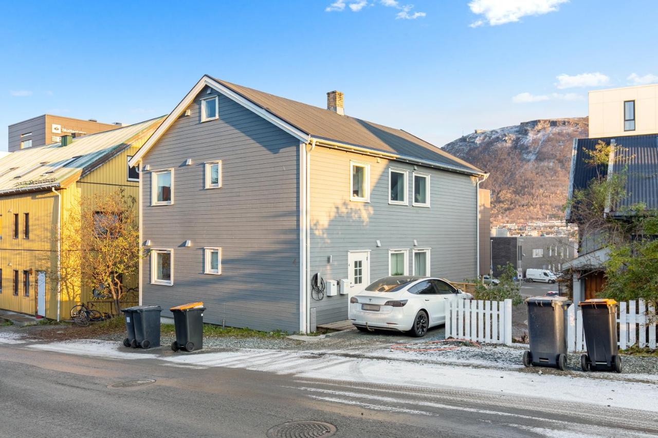 Luxury apartement close to city centre with free parking - B&B Tromsø