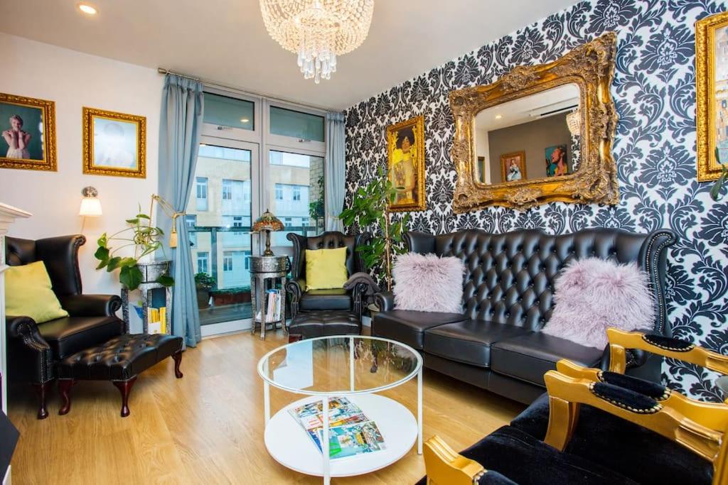 B&B Londres - Unique & Welcoming 2BD Flat in Limehouse - Bed and Breakfast Londres