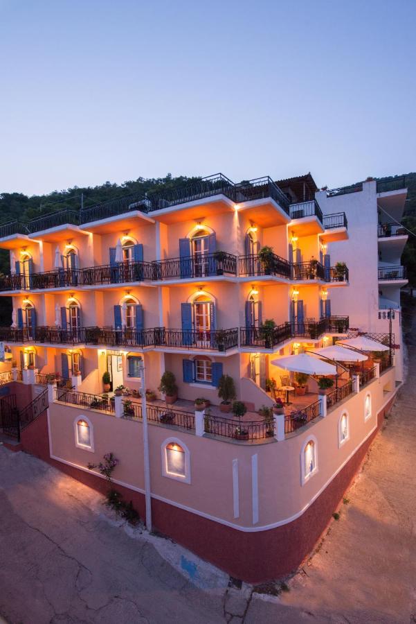 B&B Poros - Maria Studios in Poros Island - Bed and Breakfast Poros