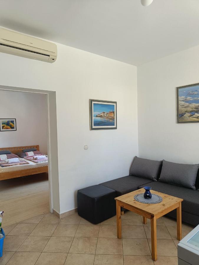 Appartement met 1 Slaapkamer en Balkon met Uitzicht over de Tuin