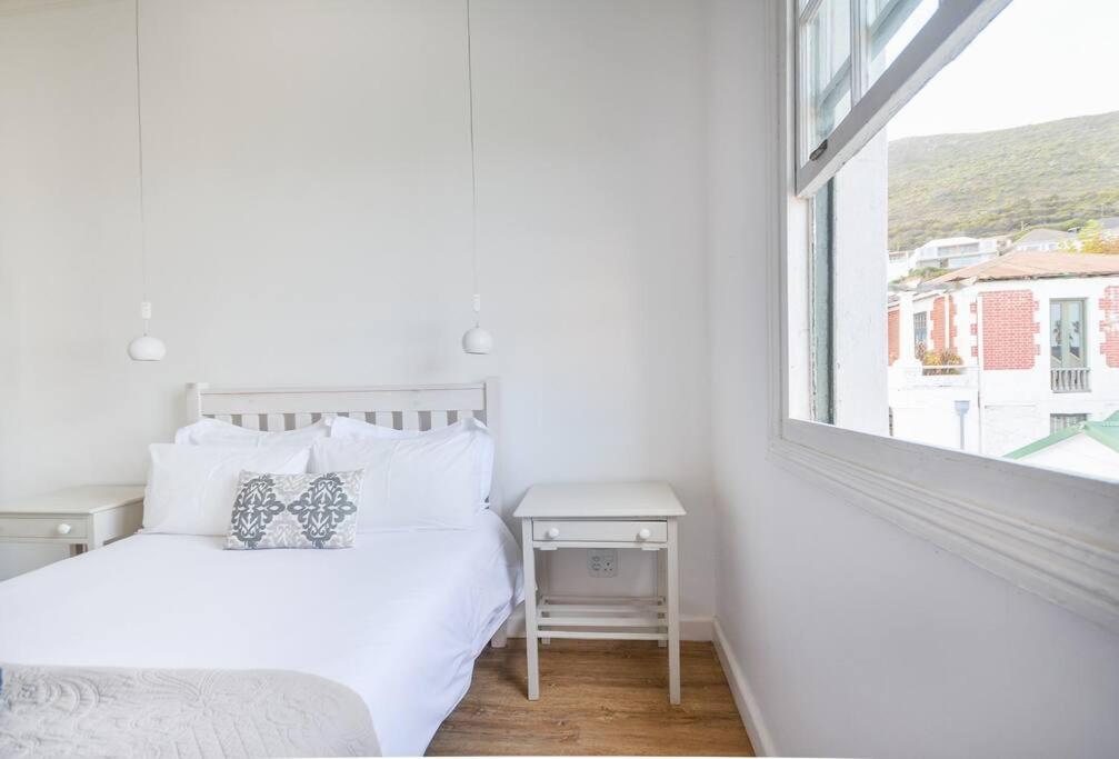 B&B Kaapstad - Sunny Windsor Apartment in Kalk Bay - Bed and Breakfast Kaapstad