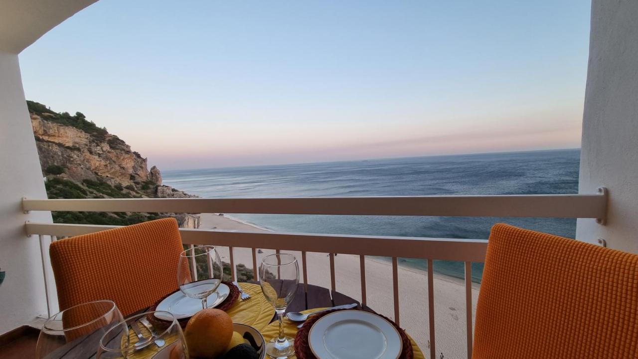 B&B Sesimbra - Sesimbra Sun&Sea - Beachfront Apartment! - Bed and Breakfast Sesimbra