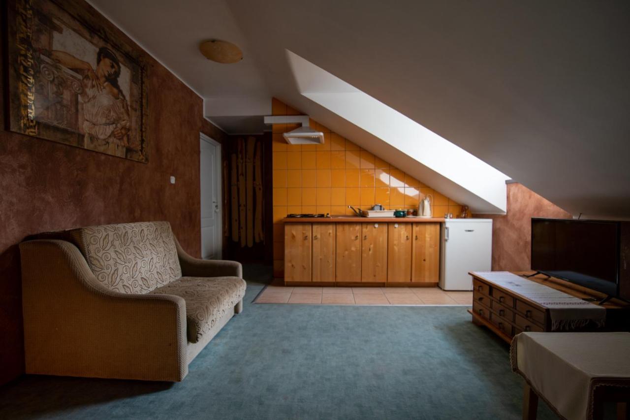 Camera Familiare con Bagno Privato