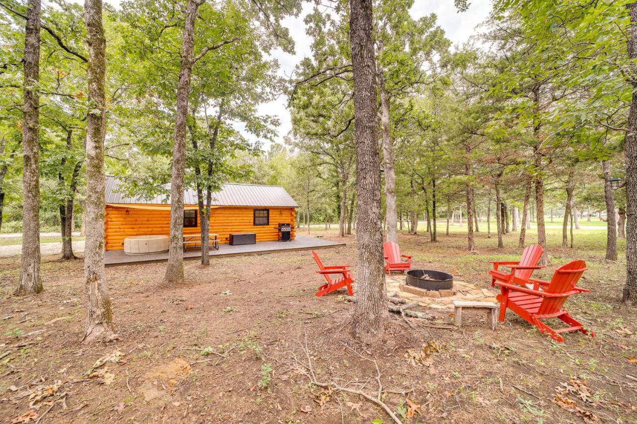 McAlester Vacation Rental with Private Hot Tub - Chambres d’hôtes McAlester
