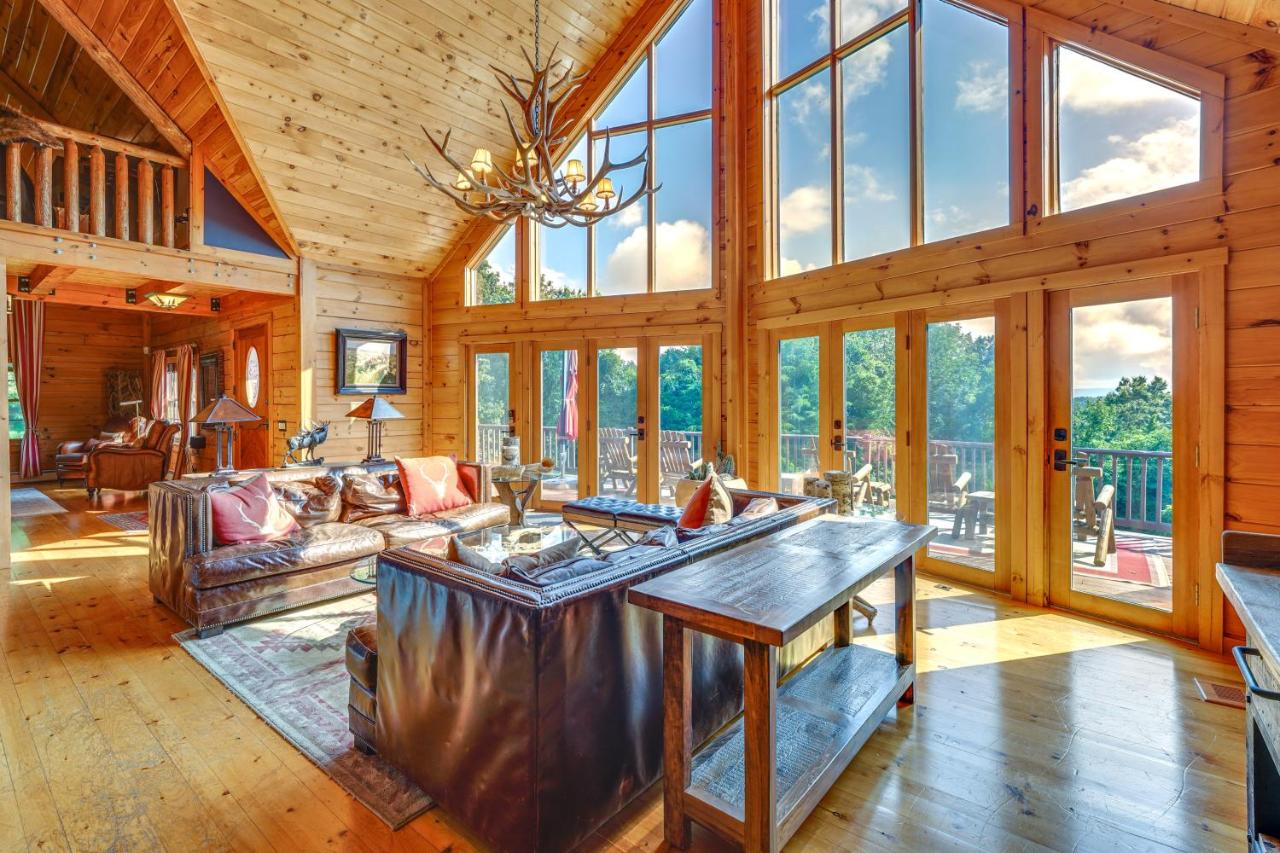 Luxury Log Cabin with EV Charger and Mtn Views! - B&B