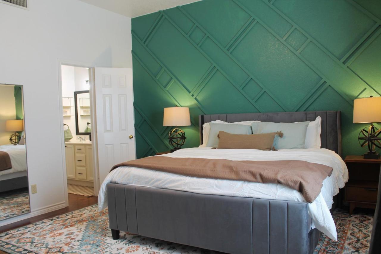 Setting the right vibes. - Ferienwohnung Killeen